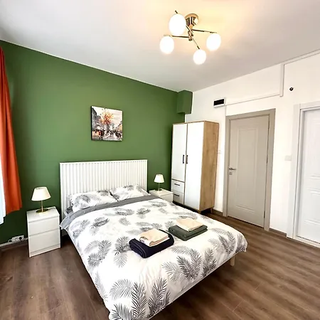 Aparthotel Yellowhouse 4 *